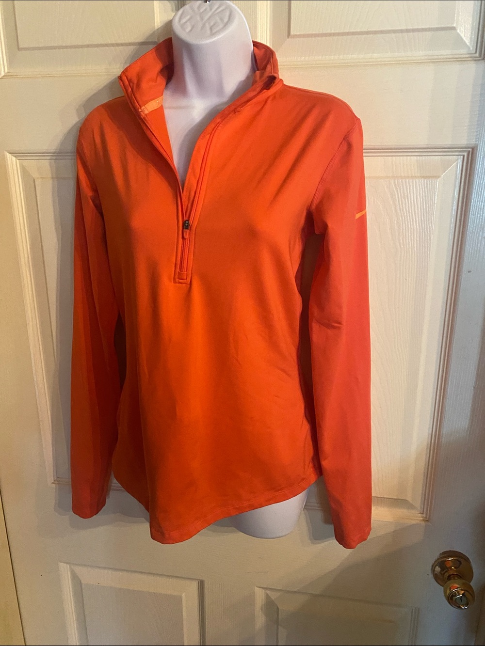 Nike pullover women’s medium